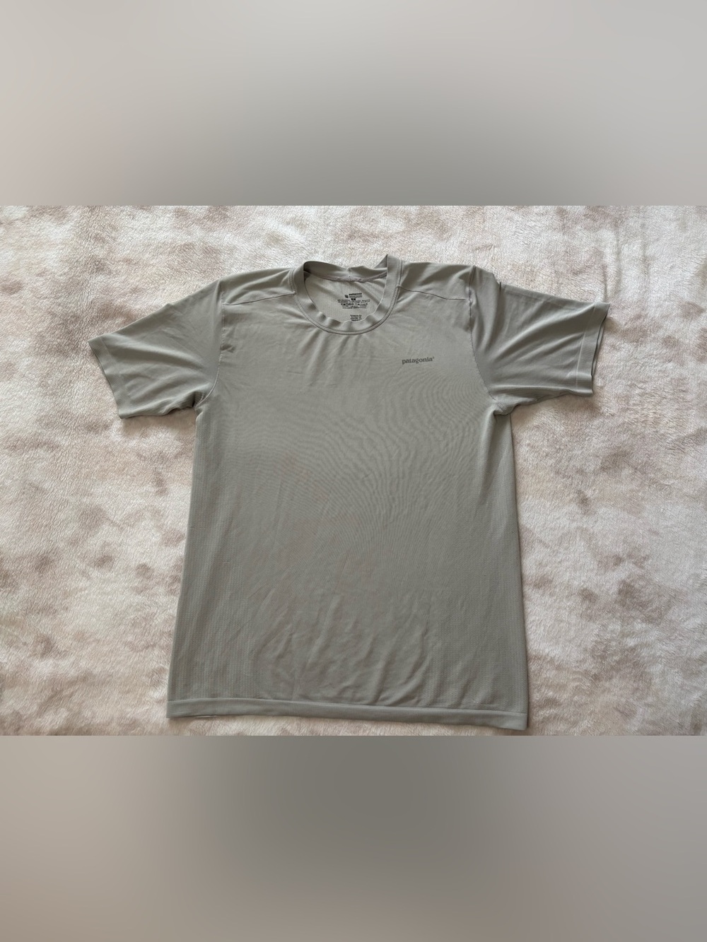 Patagonia Men’s Lightweight Short-Sleeve Crew Tee in Light Gray-Green Size S